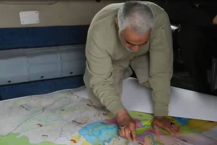 از داخل بالگرد امدادی تا میان مردم در سیل خوزستان