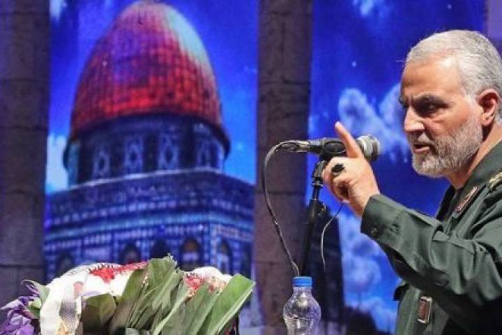 وای به آن روزی که بخواهیم لباس نظامی به تن کنیم