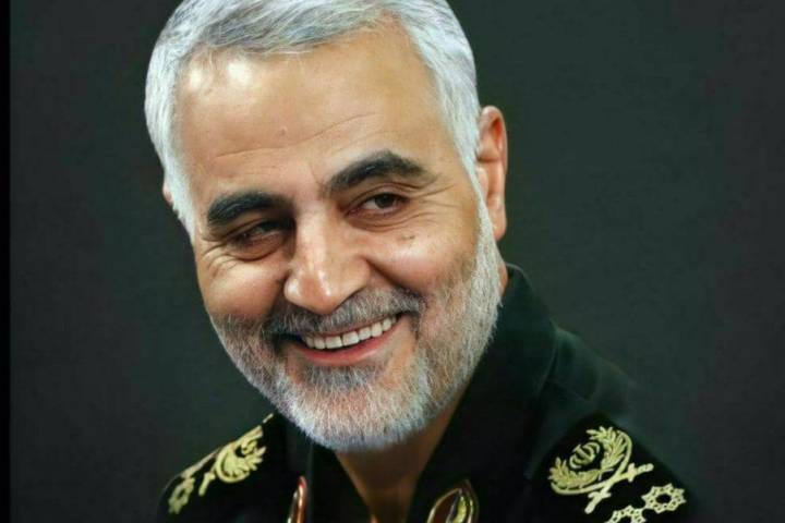  ” أبعد من قائد عسكري “