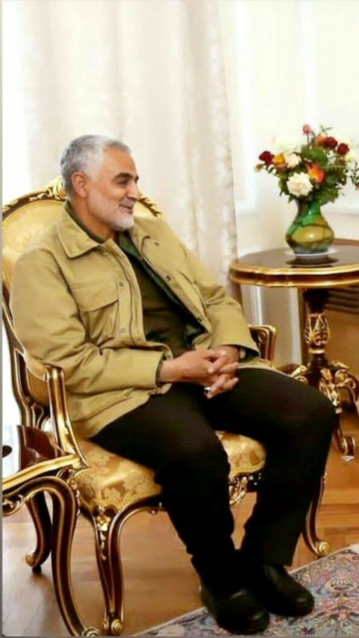  ” اشارات عابرة إلى الجانب السياسي عند الشهيد الحاج قاسم سليماني “