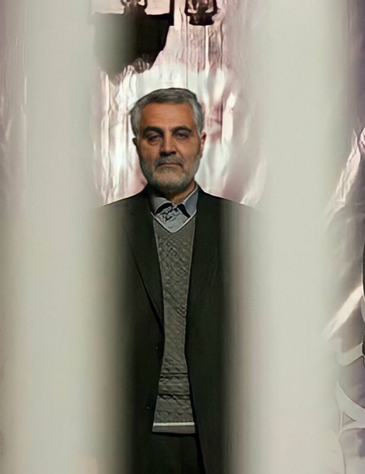  ” أنشطة الشهيد الحاج قاسم سليماني في سبيل تقوية الاقتصاد الوطني “