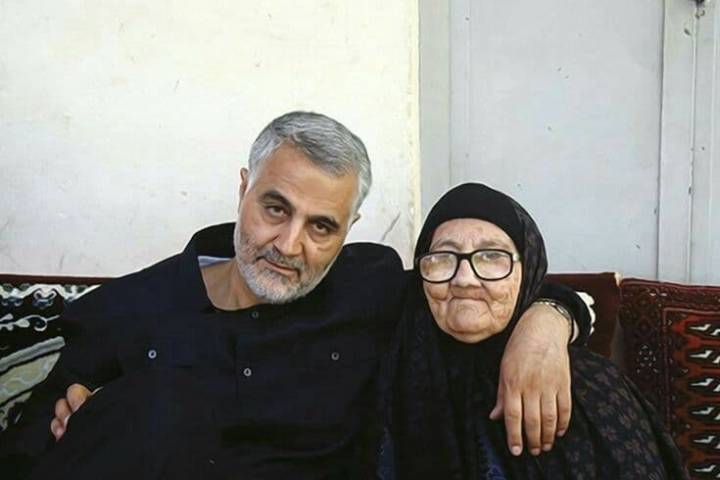  ” واسطةُ الفيضْ أقدامُ الأمهات “