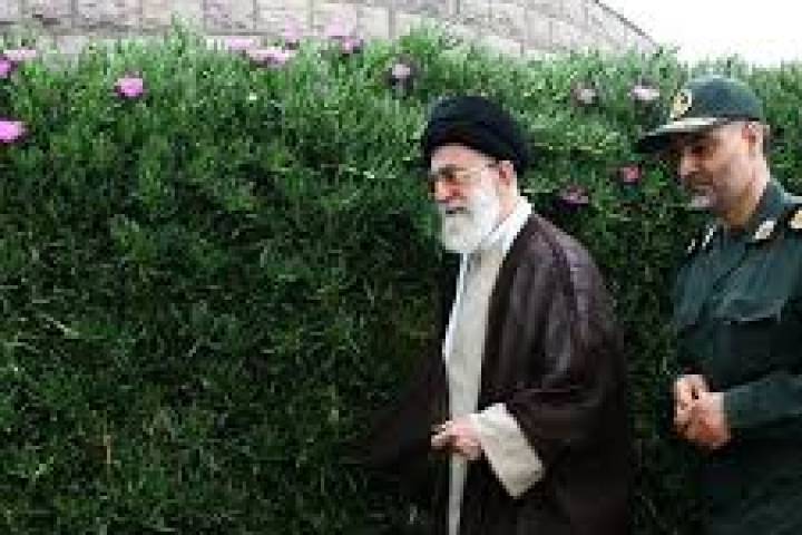 جنرل شہید حاج قاسم سلیمانی کے گھر پر (رہبر معظم انقلاب کی)حاضری