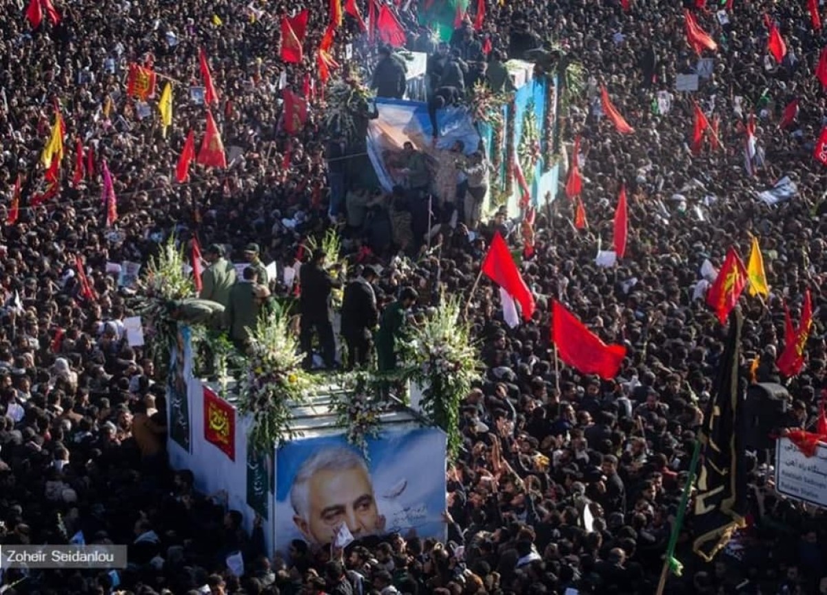 اک جنازہ اٹھا مقتل سے عجب شان کیساتھ