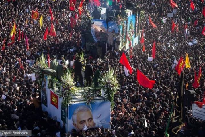 اک جنازہ اٹھا مقتل سے عجب شان کیساتھ