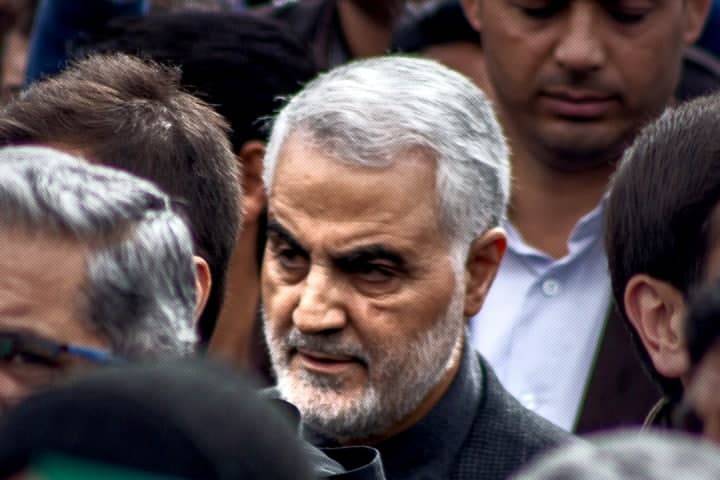 درستایشِ‌چشم‌هایش