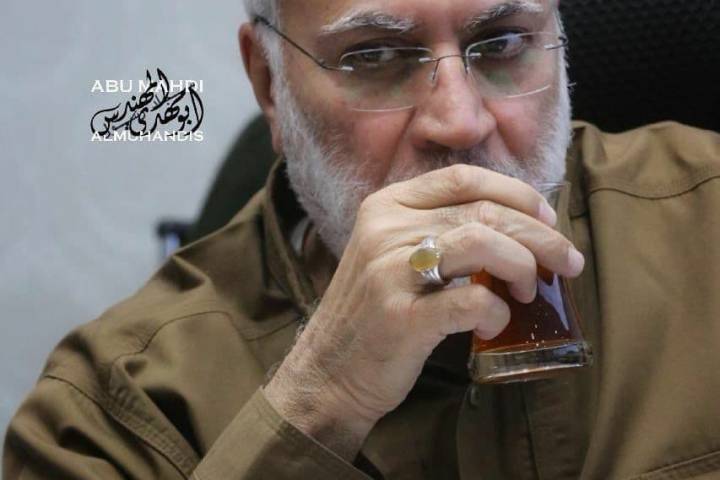 فالصَمتُ فِي حَرم الجَمال جَمالُ-1