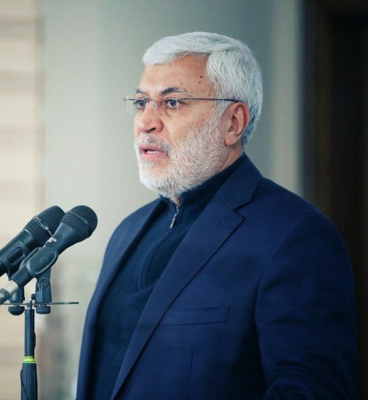 سُبحان الله خالقُ النورِ والجَمال