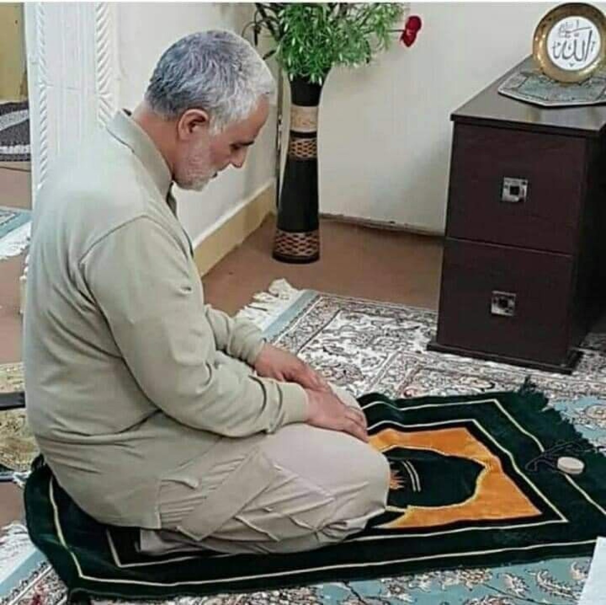  ” التشييع المبارك للشهيد المبارك “