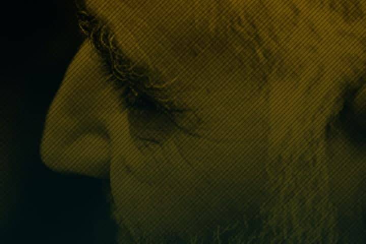  این روزها  هستی و نیستی و  میان بیحواسی‌های معلقم  قدم می‌زنی  …