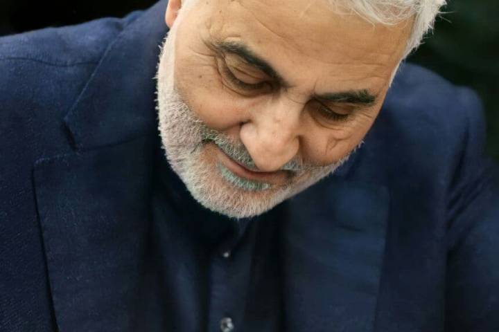  ” آراء الناس و الشخصيات الاجنبية بشخصية الشهيد قاسم سليماني “