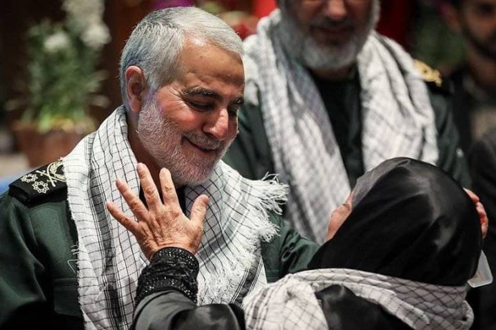  هنوز در نگهم ، شوق دیدنت باقیست…