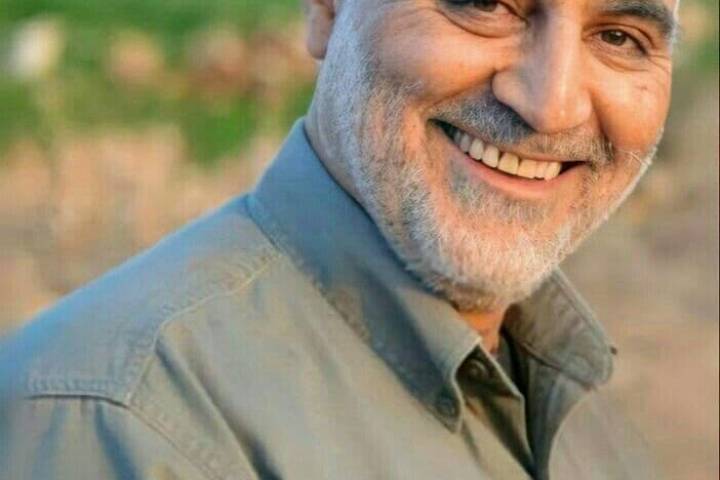  ” العبد الصالح قاسم سليماني “