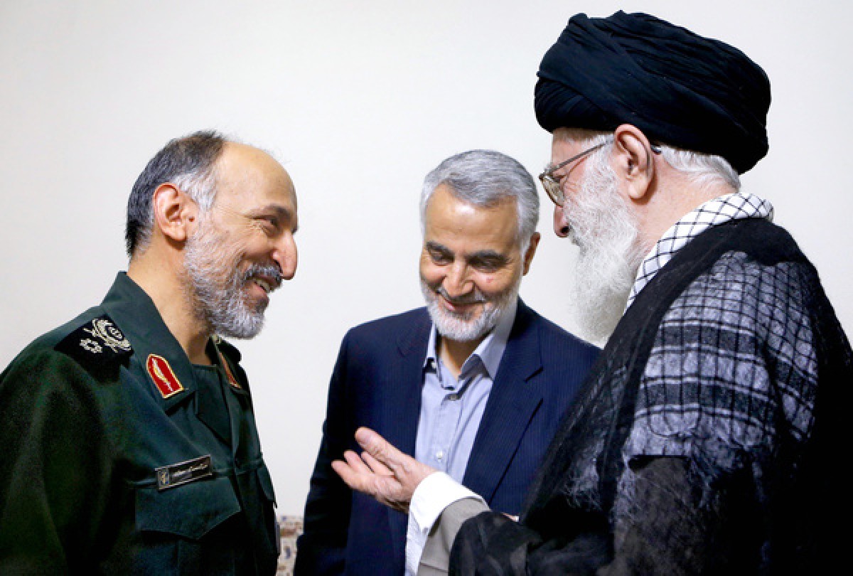 پھر سے مقتل کو سنوارو کے میں زندہ ہوں ابھی