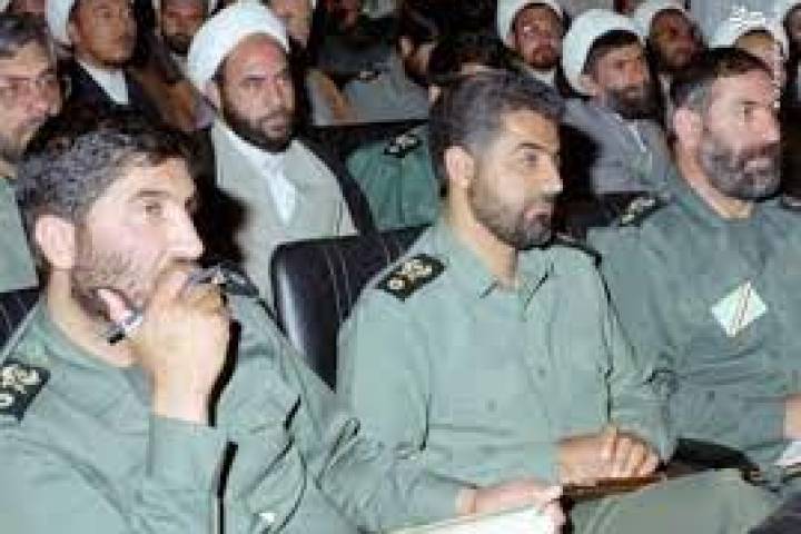 شهید احمد کاظمی نے میرے کاموں کی بہت سی گرہیں کھولی ہیں۔شهید قاسم سلیمانی