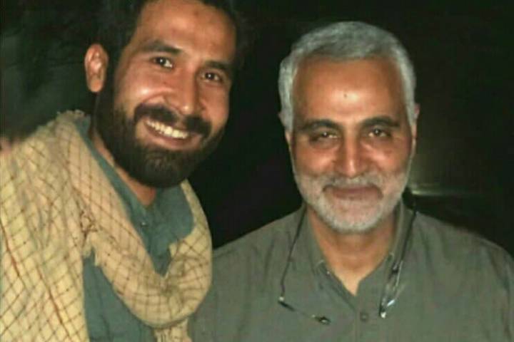  ” الشهيد قاسم سليماني مع الشهيد مدافع الحرم ابو زينب “