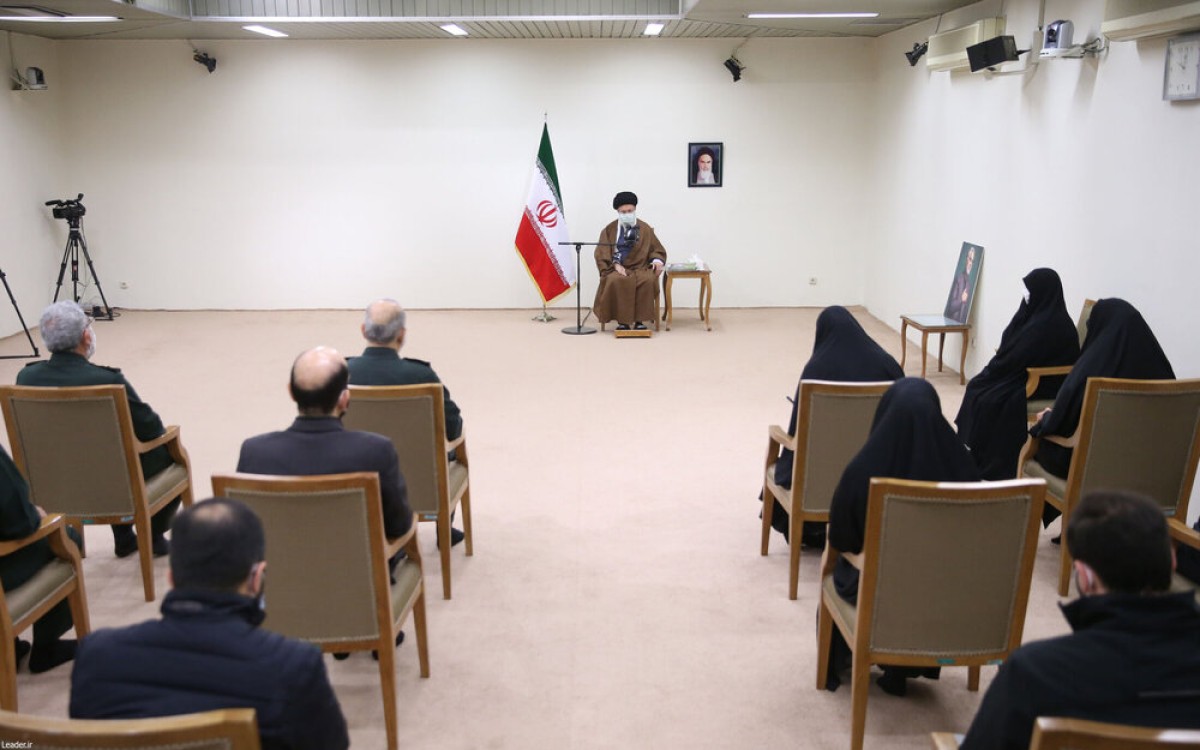 رہبر معظم انقلاب اسلامی کی شہید قاسم سلیمانی کے اہلخانہ کے ساتھ ملاقات