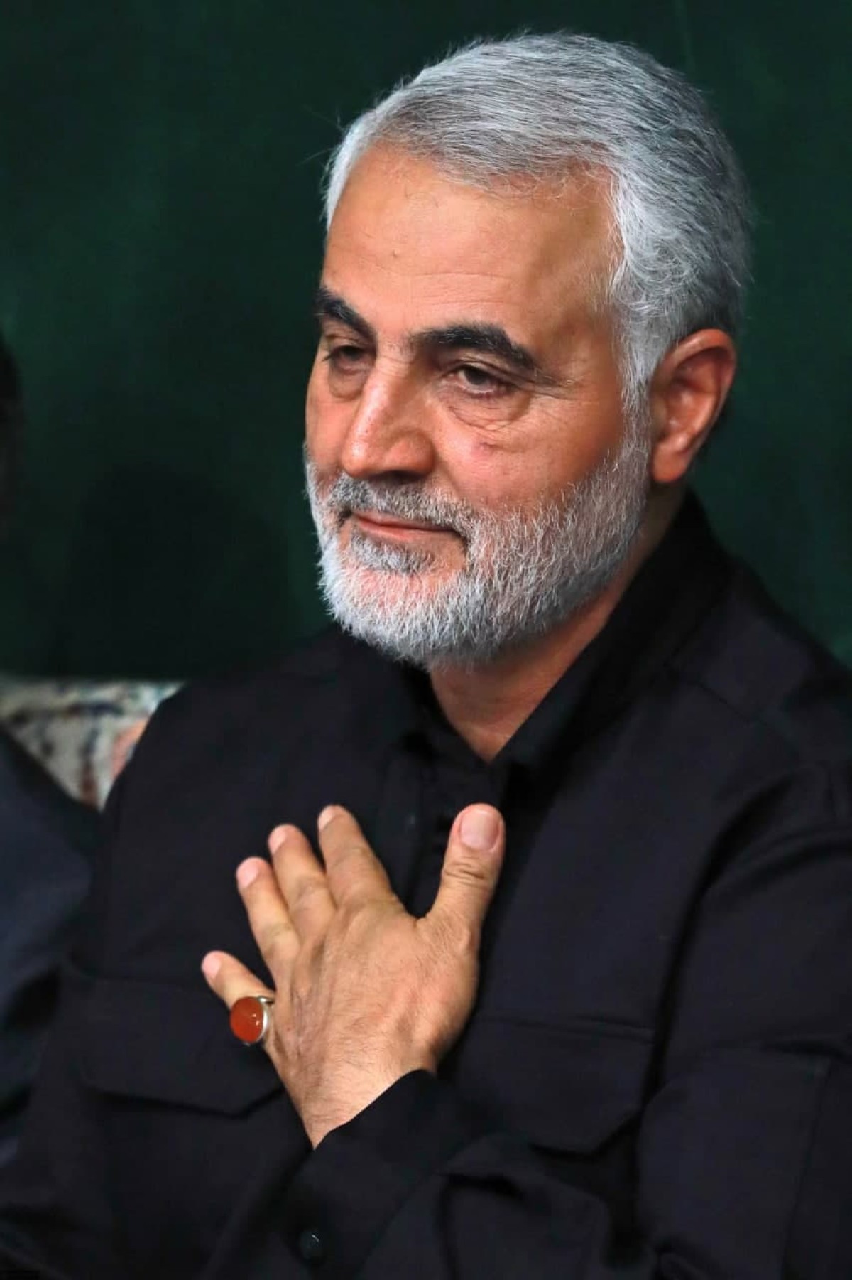  ” قاسم سليماني.. الشاهد على العصر والقائد الاستثنائي “