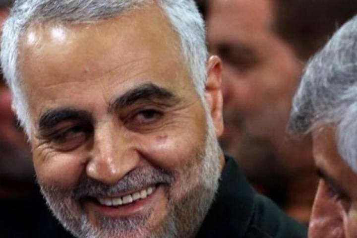  ابرمرد قهرمان پرور