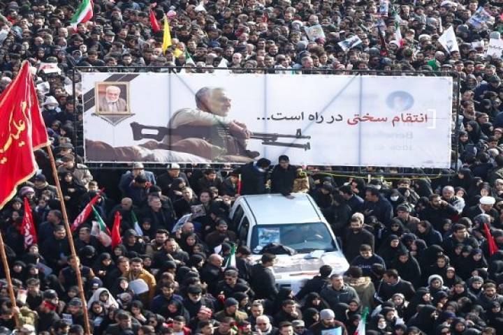  ” ولاء الشعب الإيراني للشهيد سليماني “