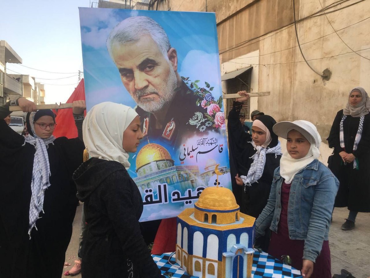  Picture of Shahid Soleimani  During the Qods Day march in Nabel al-Zahra