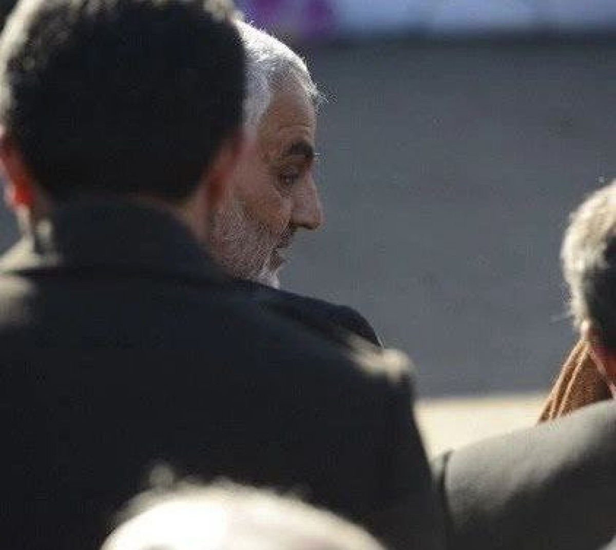 تنها نگاه توست که در قاب می‌زنم