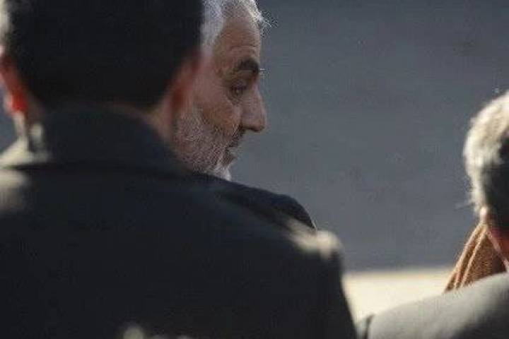 تنها نگاه توست که در قاب می‌زنم