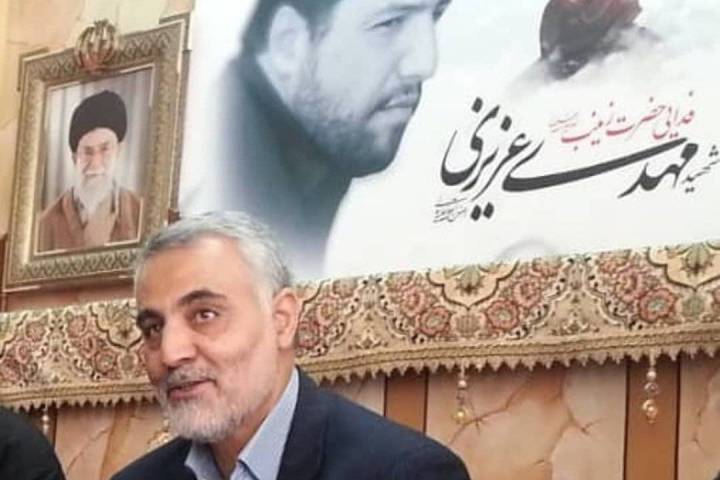 Martyr Haj Qasem Soleimani meets with The Martyr’s  defender of The Shrine of Mehdi Azizi