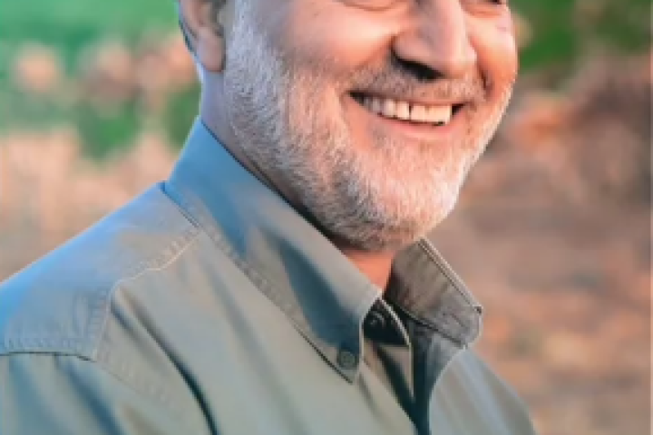 گاه یک دنیا فقط با یک نفر پُر می‌شود…