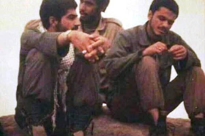 قلبش را پشت در خانه‌اش جاگذاشته…