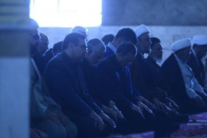 جاذبه رو به خداست !