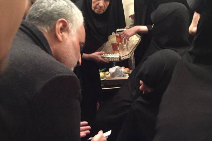 اوست نشسته در نظر من به کجا نظر کنم…