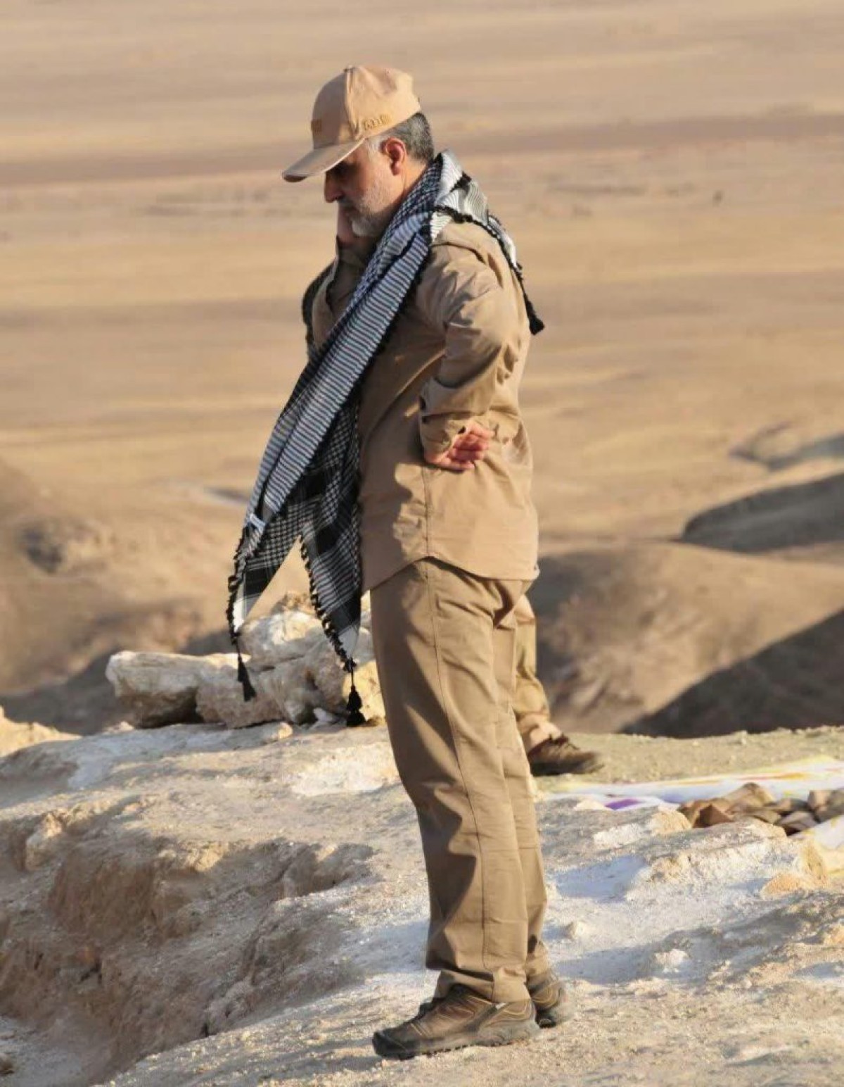 باید بدانیم و بفهمیم