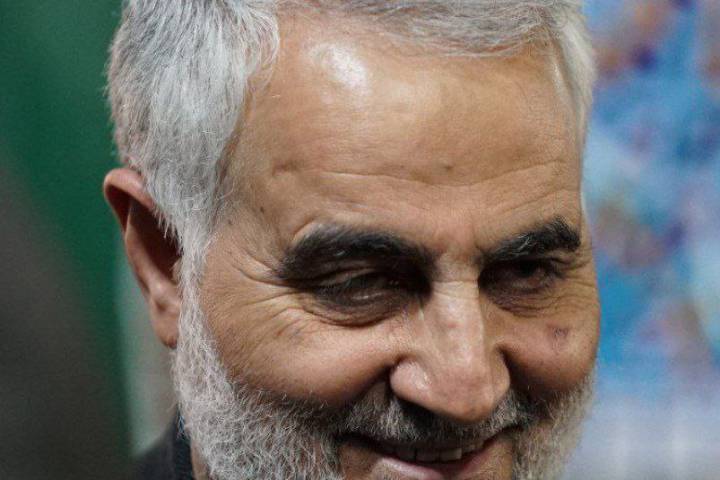 نکند در غفلت من آن طفل بی‌پناه را سر ببُرند . . .