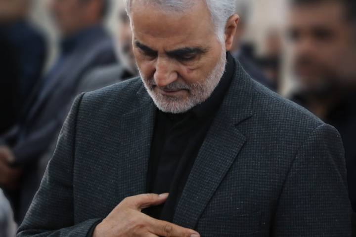 بازی در زمین خدا