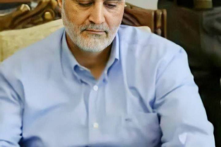 احترام خاصی برای علما قائل بود…