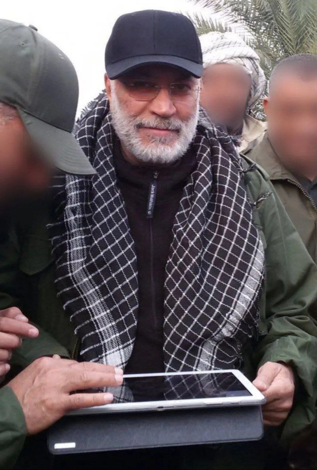 شهادت شرط زیبا دیدن است…