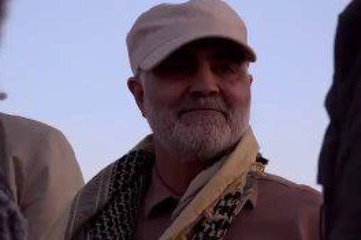 هیچ وقت ندیدم نماز شب شهید سلیمانی قطع شود…