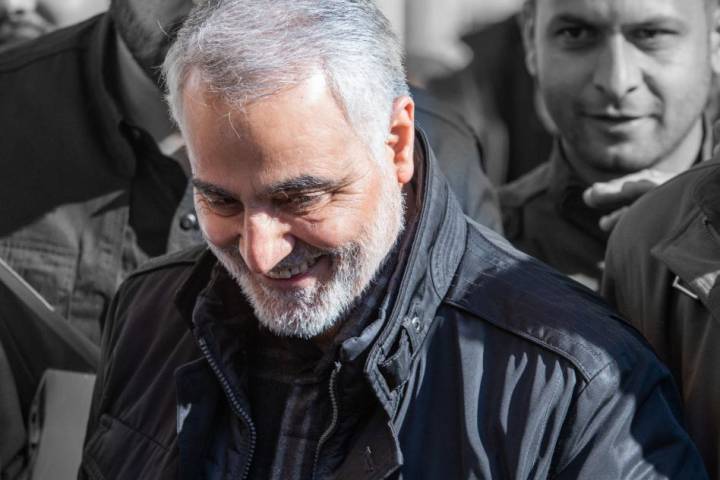 آقای سلیمانی میاد کاپشن بخره؟