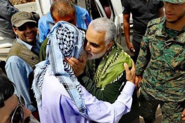 سه روایت متفاوت از برخورد و حضور حاج قاسم در میان مردم