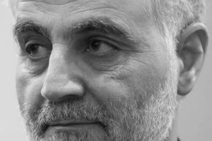 گذر زمان همه چیز را با خود میبَرد جز رَد نگاه تو را...