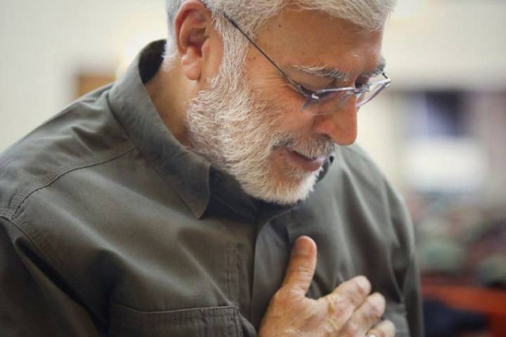 ابومهدی مانند پروانه دور حاج قاسم می‌چرخید...