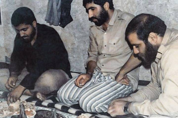 شهیدان روزی‌خورِ سفره‌ٔ عشق‌اند تا ابد