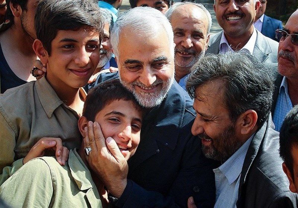 نگاه شهید سلیمانی به جوانان