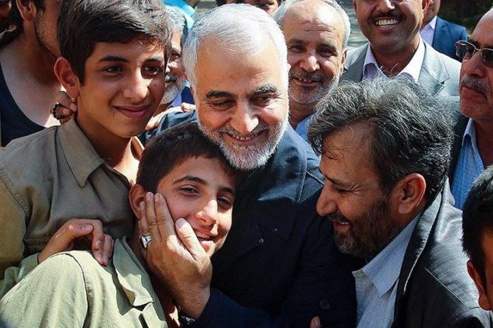 نگاه شهید سلیمانی به جوانان
