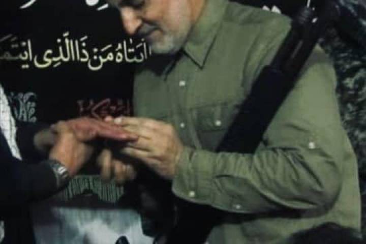 ” حاج قاسم والمجاهدين “